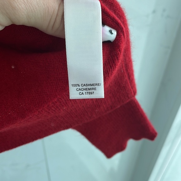 Banana Republic Cashmere Sweater - Picture 7 of 8